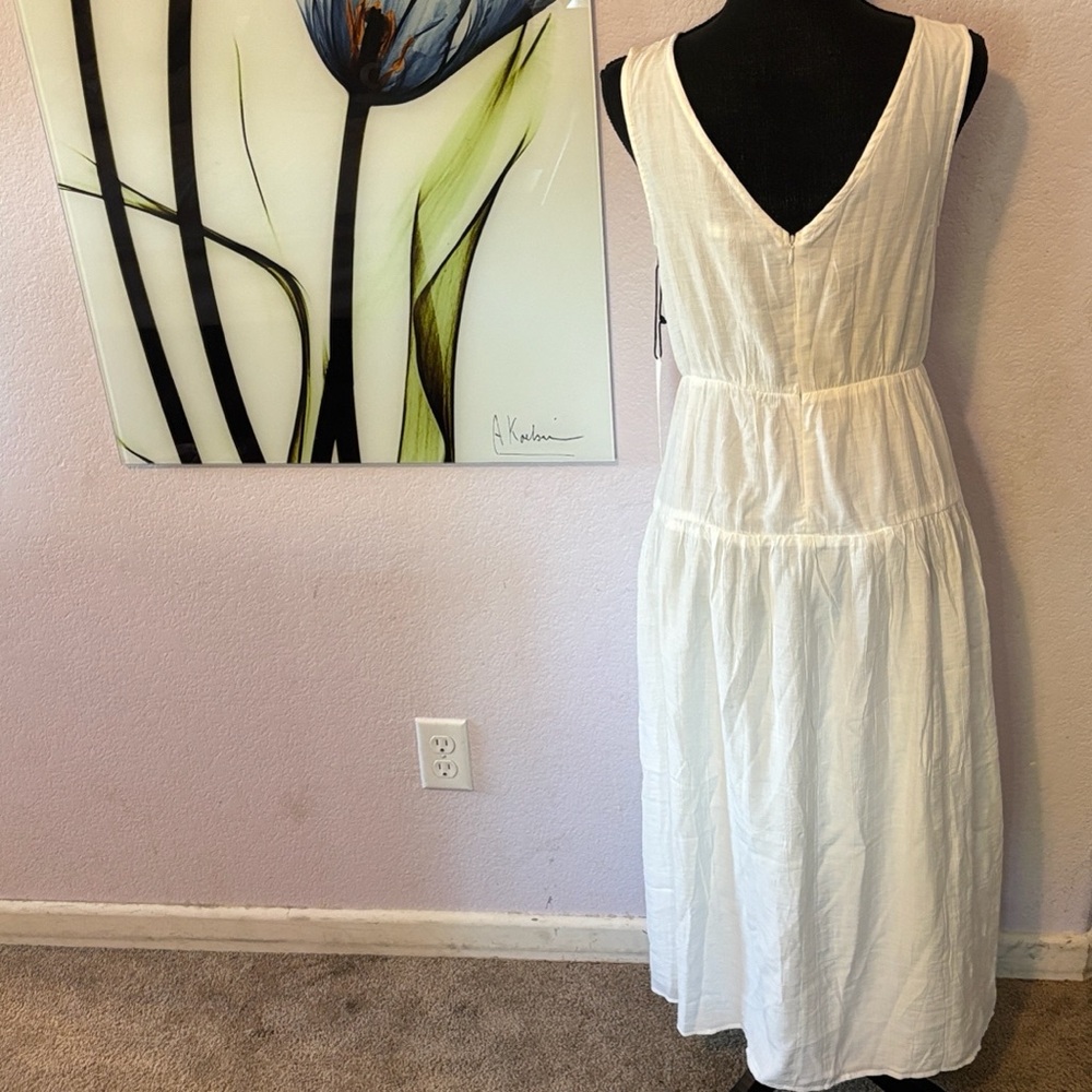 New white dress size small - Picture 3 of 4